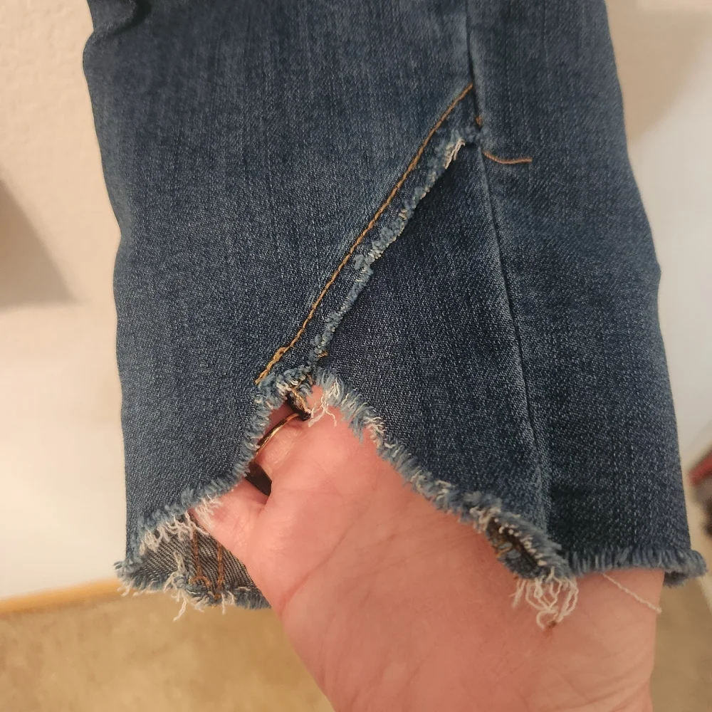 We the Free by Free People Distressed Skinny Jeans, Size 29‎